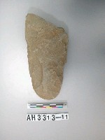 藏品(中型舌刃打製石斧)的圖片